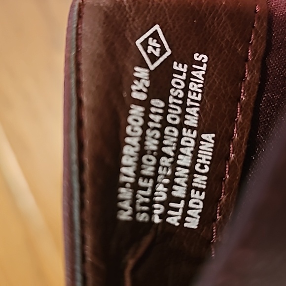 Shoes/booties - Picture 3 of 4